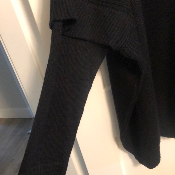 Design Lab turtle neck Sweater - Picture 3 of 5